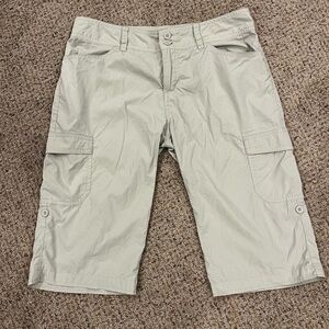 Patagonia khaki women’s s shorts adjustable length size 4